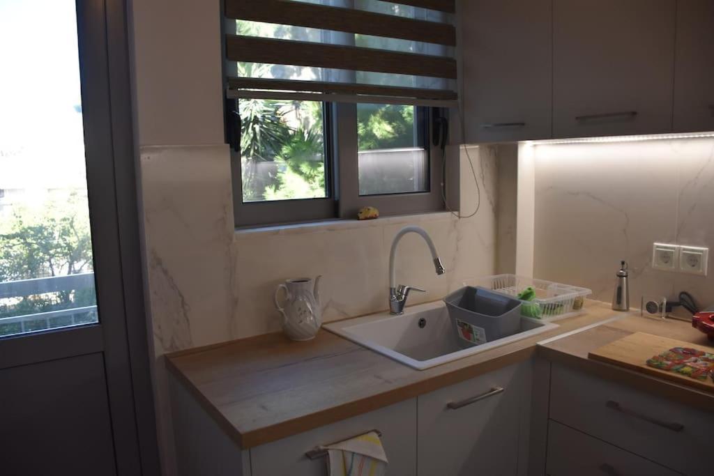 Seashell Apartment -Near The Beach Artemida  Bagian luar foto