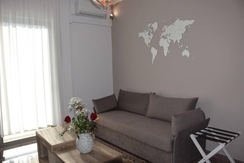 Seashell Apartment -Near The Beach Artemida  Bagian luar foto